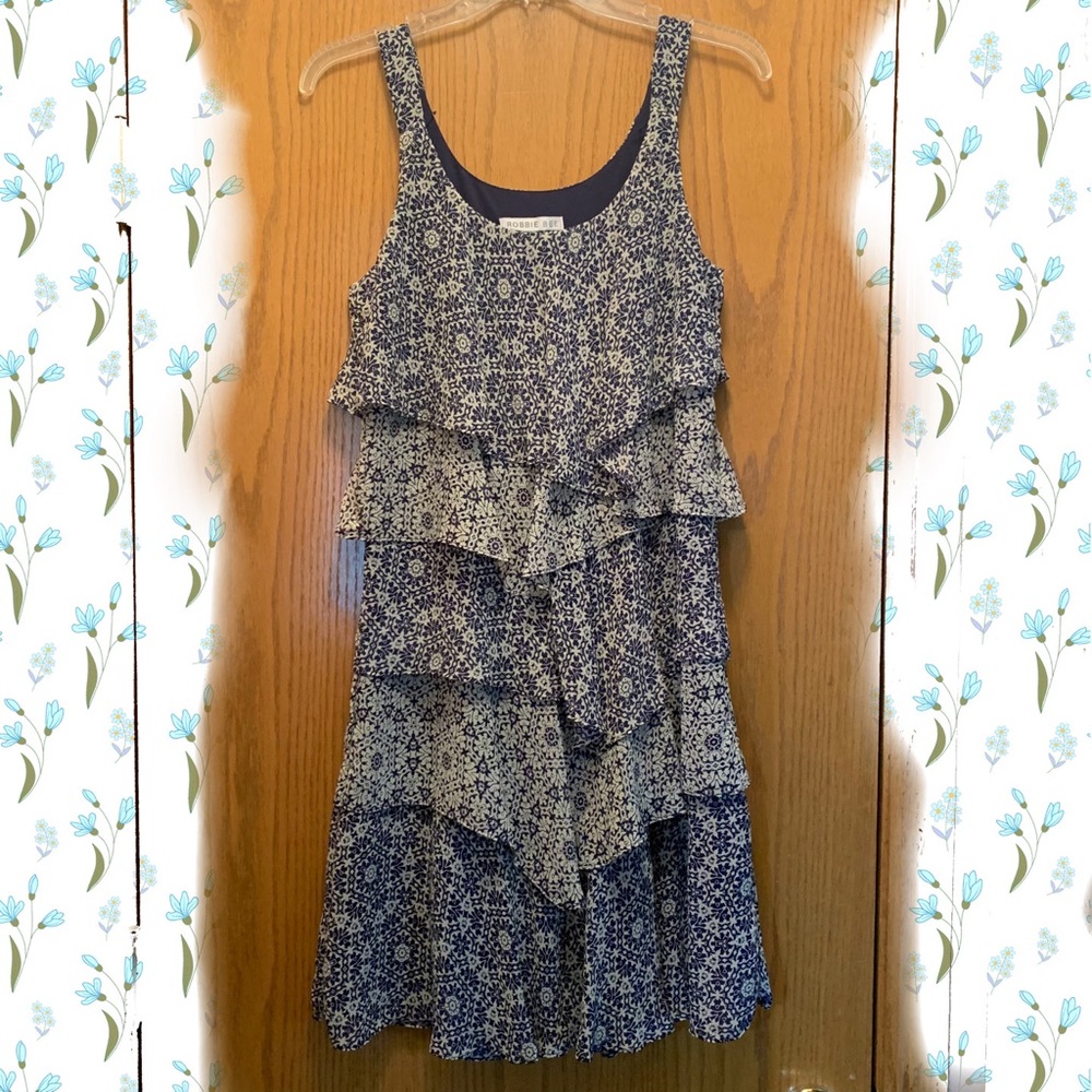 Robbie Bee Dress. Size 6. Navy and cream.